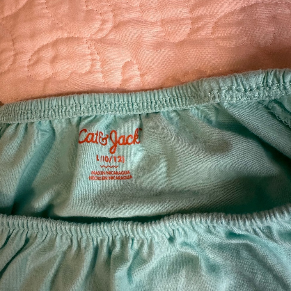 Cute tee - Picture 2 of 2